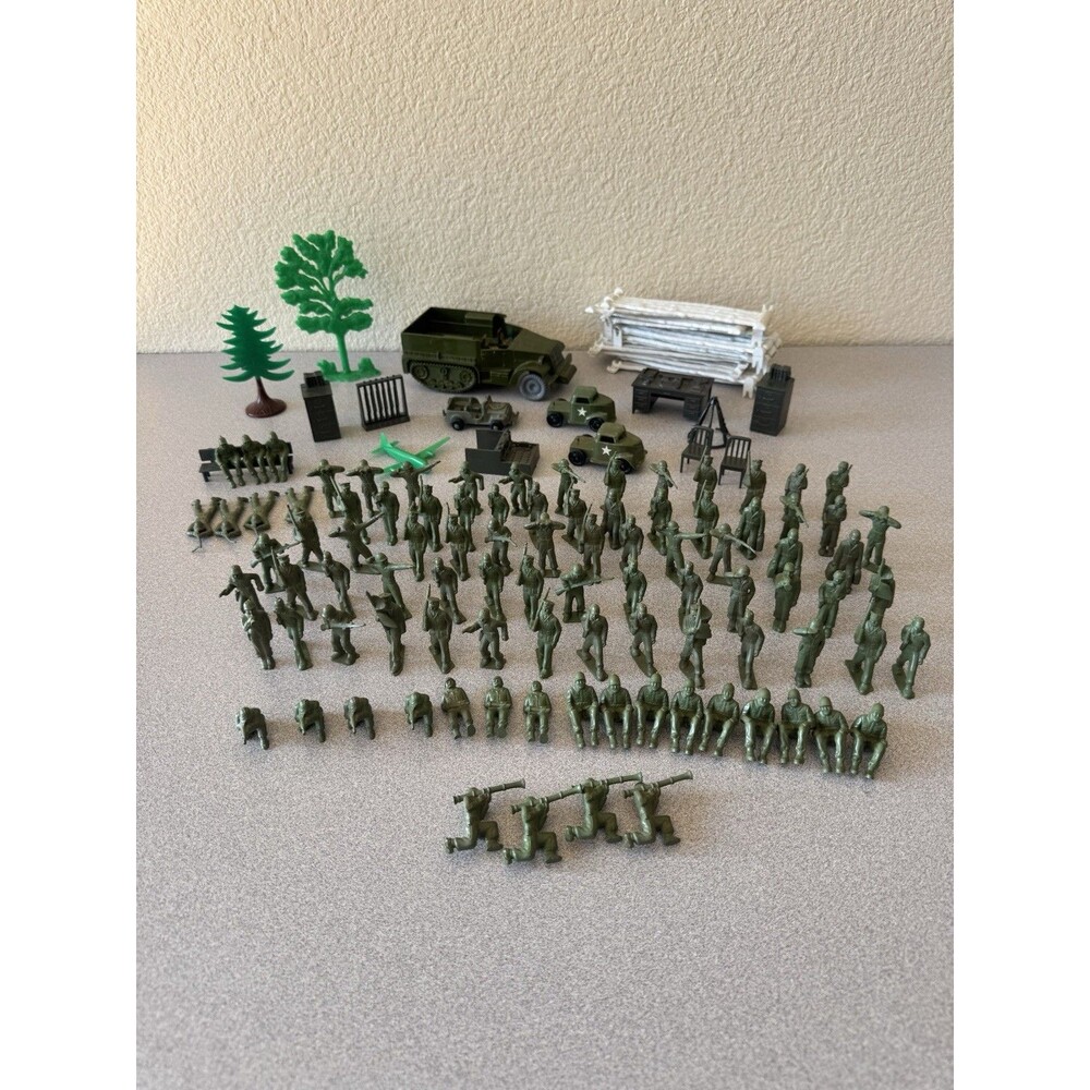 Vintage Plastic Army Men Military Playset Lot 90+ Figures Vehicles Accessories